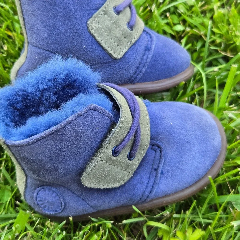 UGG Baby Sneaker Boots Lavender Blue Leather‎ Size Small 0-6month Infant